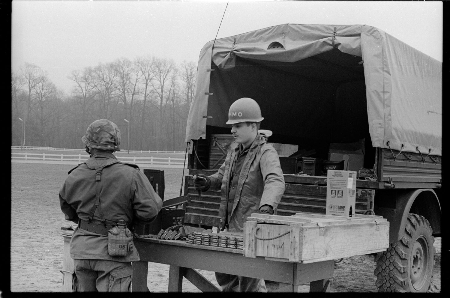 s/w-Fotografie: Schießplatz Keerans Range der U.S. Army Berlin Brigade in Berlin-Zehlendorf