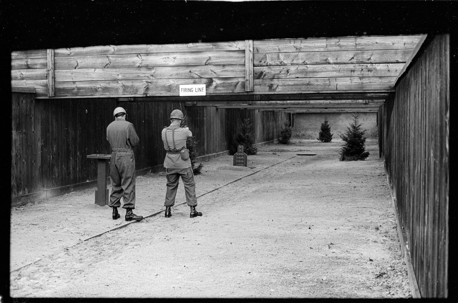 S/w-Fotografie: Schießplatz Rose Range der U.S. Army Berlin Brigade in Berlin-Wannsee