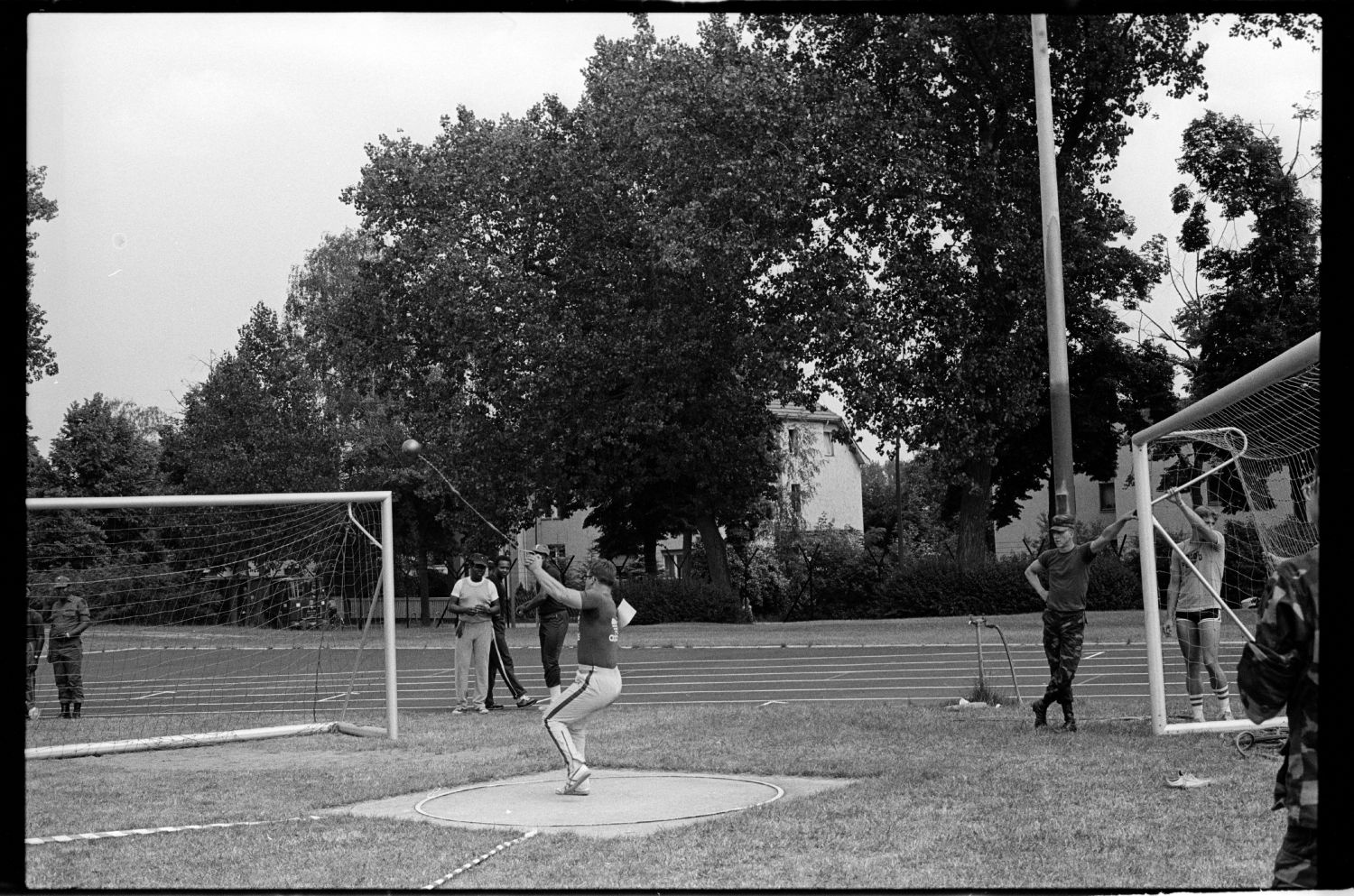 S/w-Fotografie: Sportveranstaltung der U.S. Army Berlin Brigade in den Andrews Barracks in Berlin-Lichterfelde