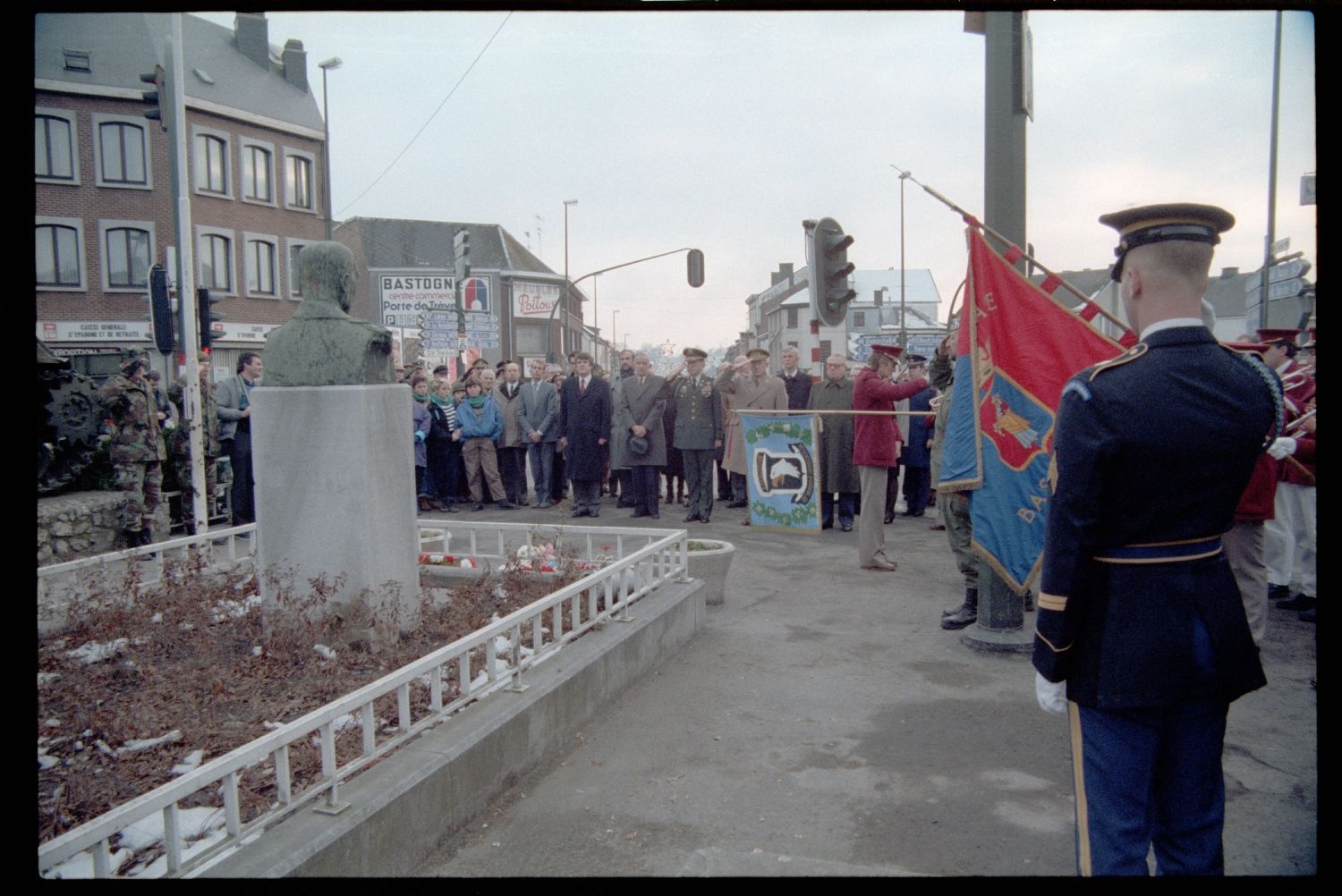 Fotografie: Gedenken an die Gefallenen der Ardennenoffensive in Bastogne, Belgien