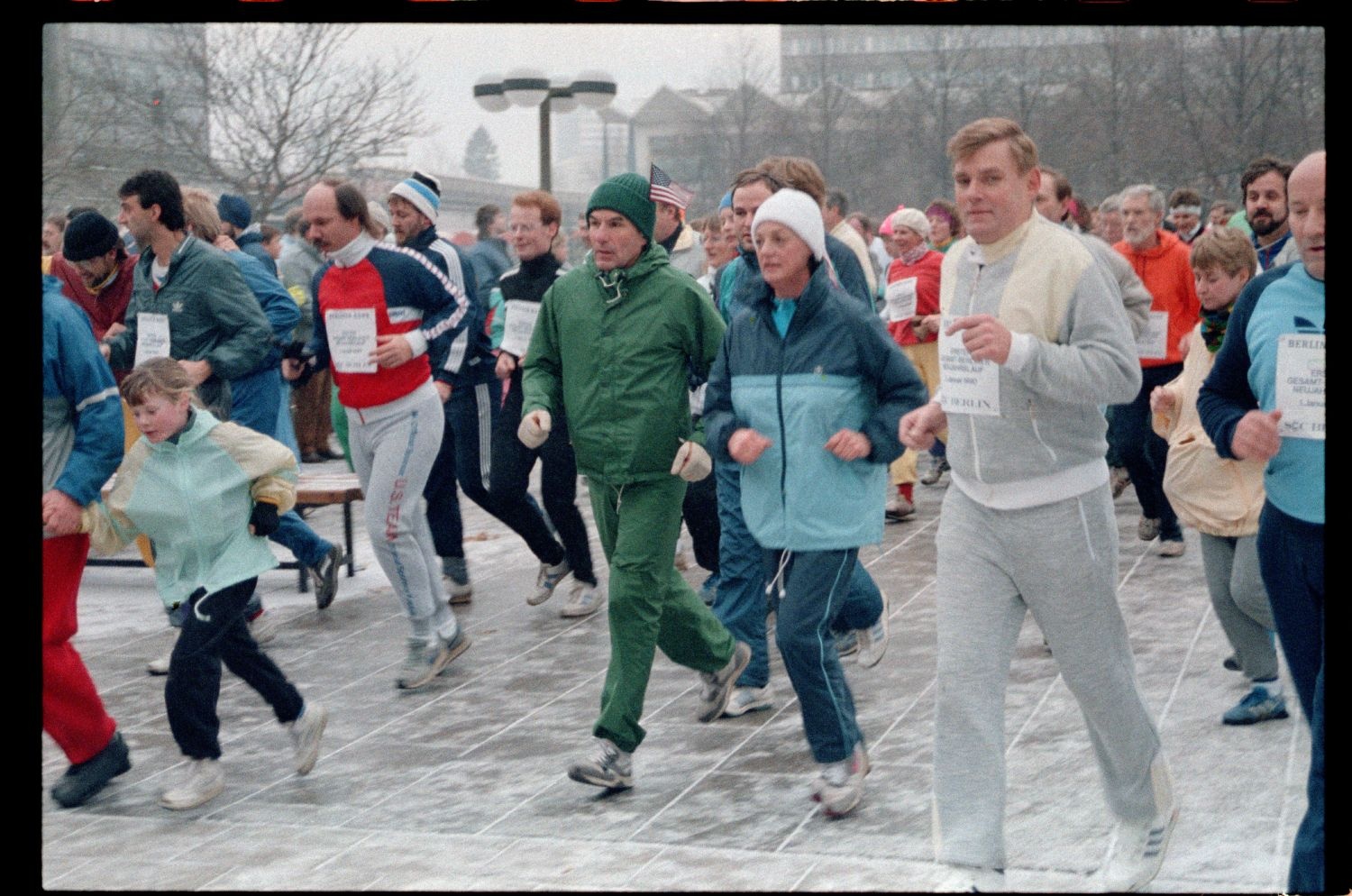 Fotografie: Erster Gesamt-Berliner Neujahrslauf 1990 in Berlin