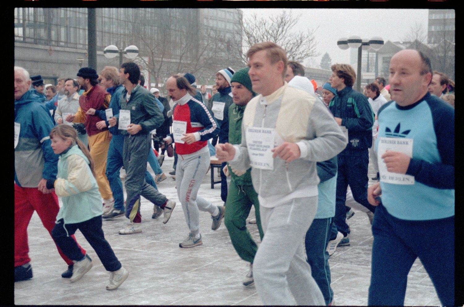 Fotografie: Erster Gesamt-Berliner Neujahrslauf 1990 in Berlin