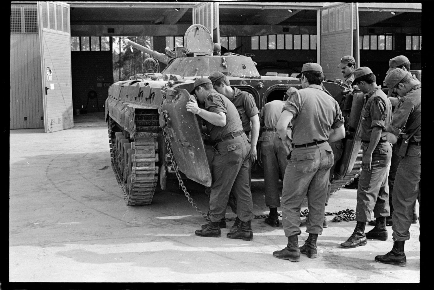 S/w-Fotografie: Militärische Ausbildung der U.S. Army Berlin Brigade