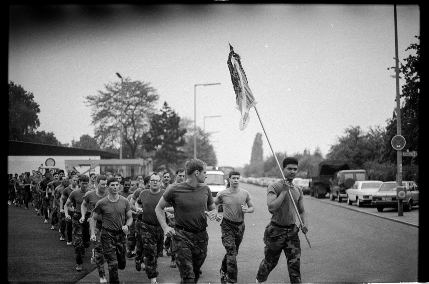 S/w-Fotografie: Brigade Run der U.S. Army Berlin Brigade in den McNair Barracks in Berlin-Lichterfelde