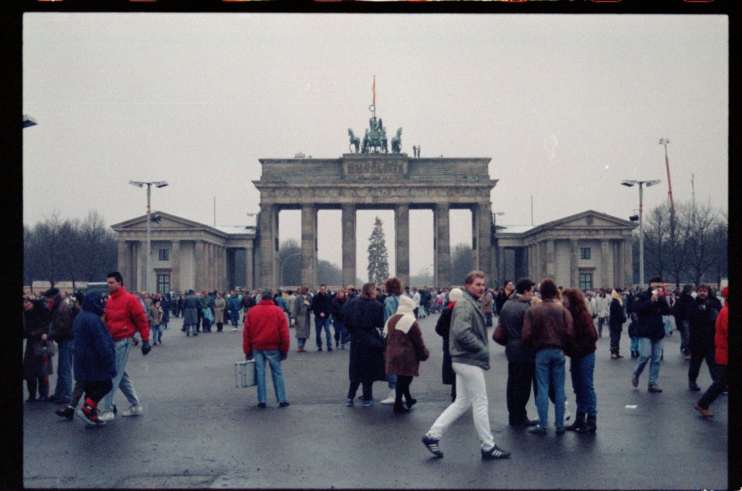 Fotografie: Erster Gesamt-Berliner Neujahrslauf 1990 in Berlin