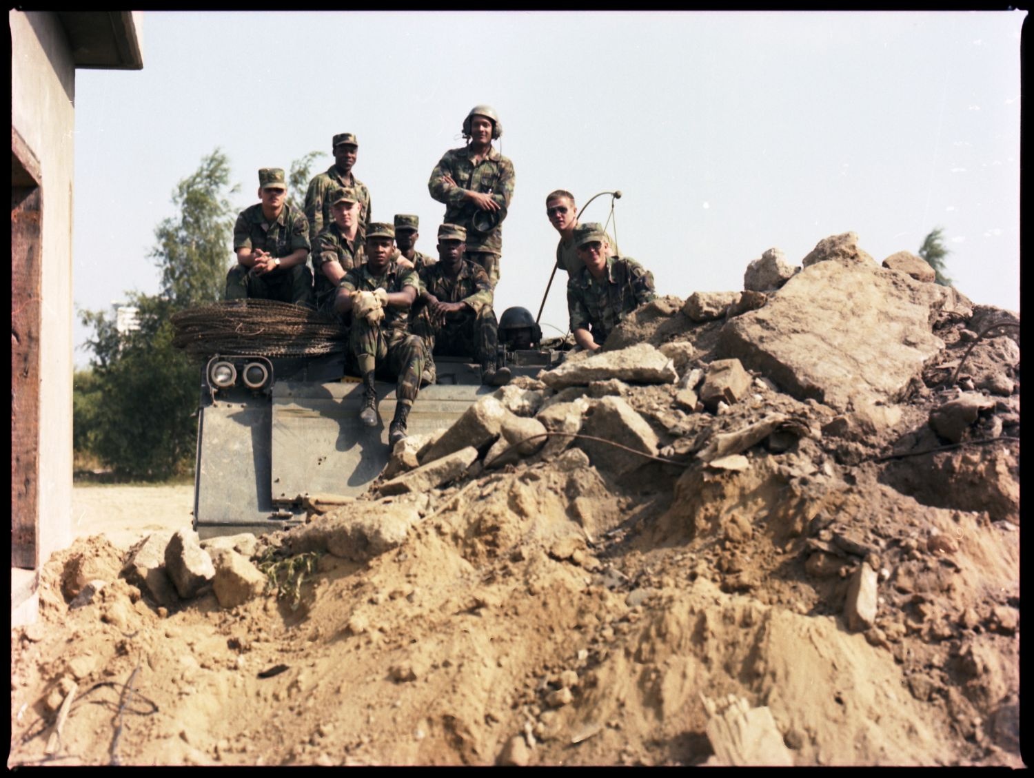 Fotografie: Häuserkampfübung der U.S. Army Berlin Brigade in Parks Range in Berlin-Lichterfelde