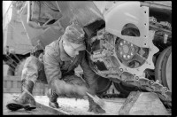 S/w-Fotografie: Verladung von Militärfahrzeugen der U.S. Army Berlin Brigade am Bahnhof Lichterfelde-West