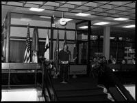 S/w-Fotografie: Eröffnung der Bibliothek der U.S. Army Berlin Brigade in der Taylorstraße in Berlin-Dahlem