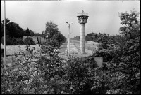 S/w-Fotografie: Berliner Mauer, Grenzstreifen An der Stammbahn in Kleinmachnow
