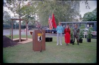 Fotografie: Baumpflanzung zum Constitution Day der USA an der Clayallee in Berlin-Dahlem