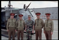 Fotografie: Besuch von Brigadier General Sidney Shachnow im Hauptquartier der sowjetischen Berlin Brigade in Berlin-Karlshorst
