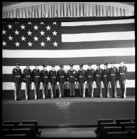 S/w-Fotografie: Gruppenfoto des Berlin Brigade Drill Team in den McNair Barracks in Berlin-Lichterfelde