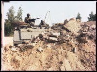 Fotografie: Häuserkampfübung der U.S. Army Berlin Brigade in Parks Range in Berlin-Lichterfelde