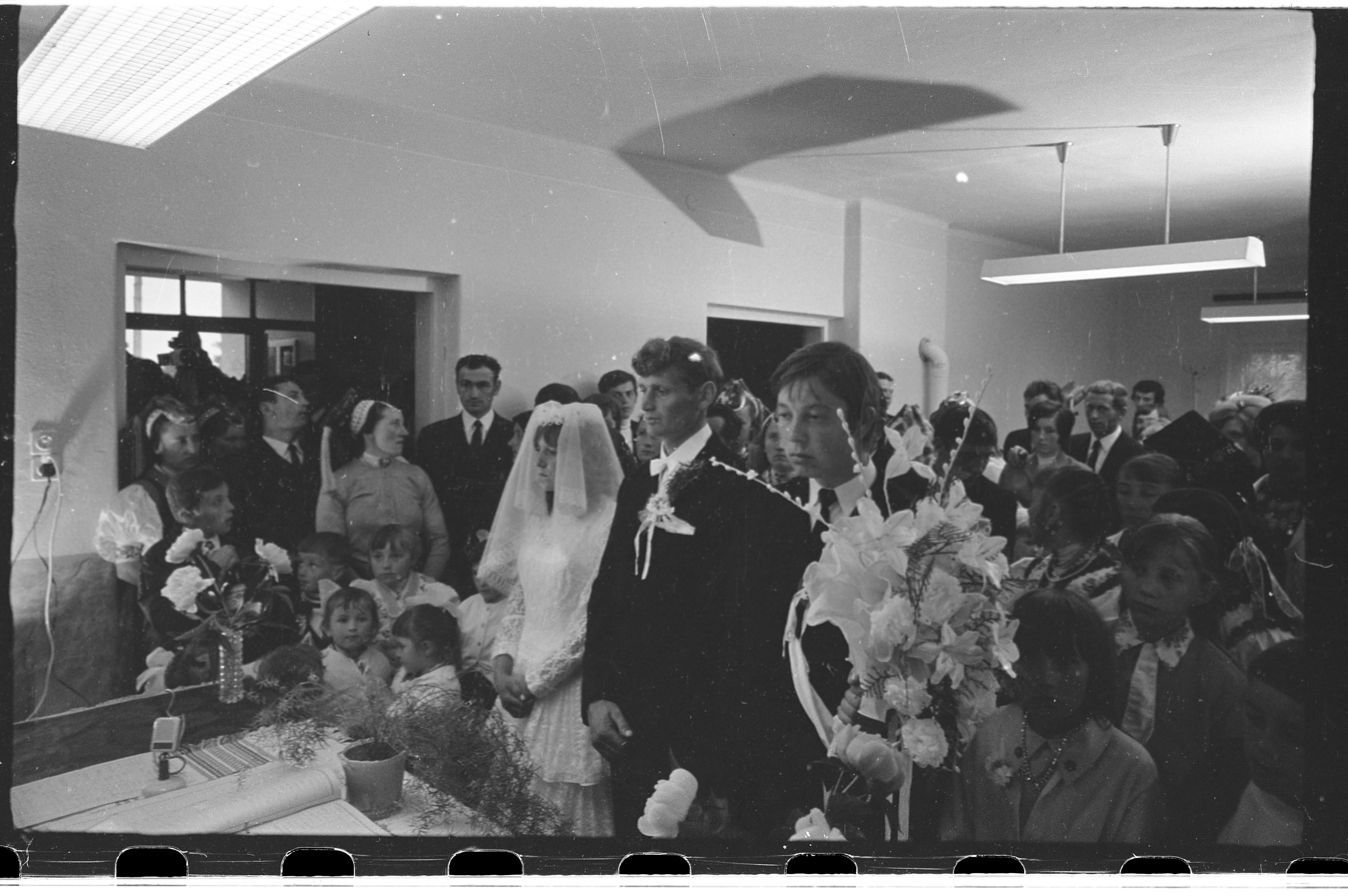 Az ifjú pár polgári esküvője (MTA BTK NTI CC BY-NC-SA)