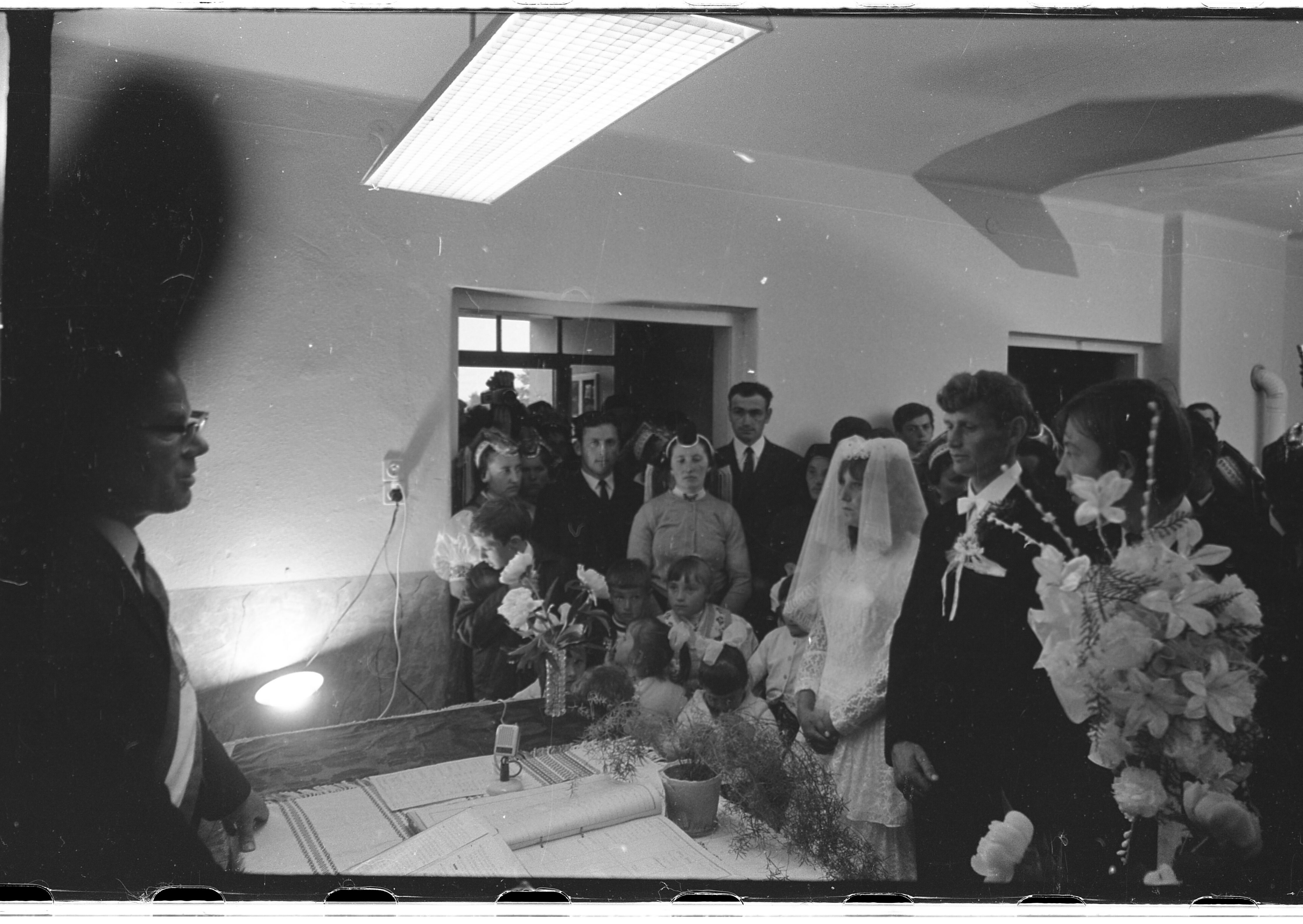 Az ifjú pár polgári esküvője (MTA BTK NTI CC BY-NC-SA)