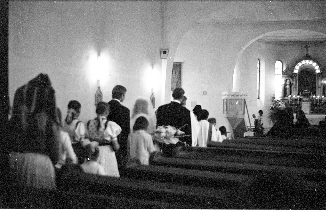 Esküvői menet a k. templomban (MTA BTK NTI CC BY-NC-SA)