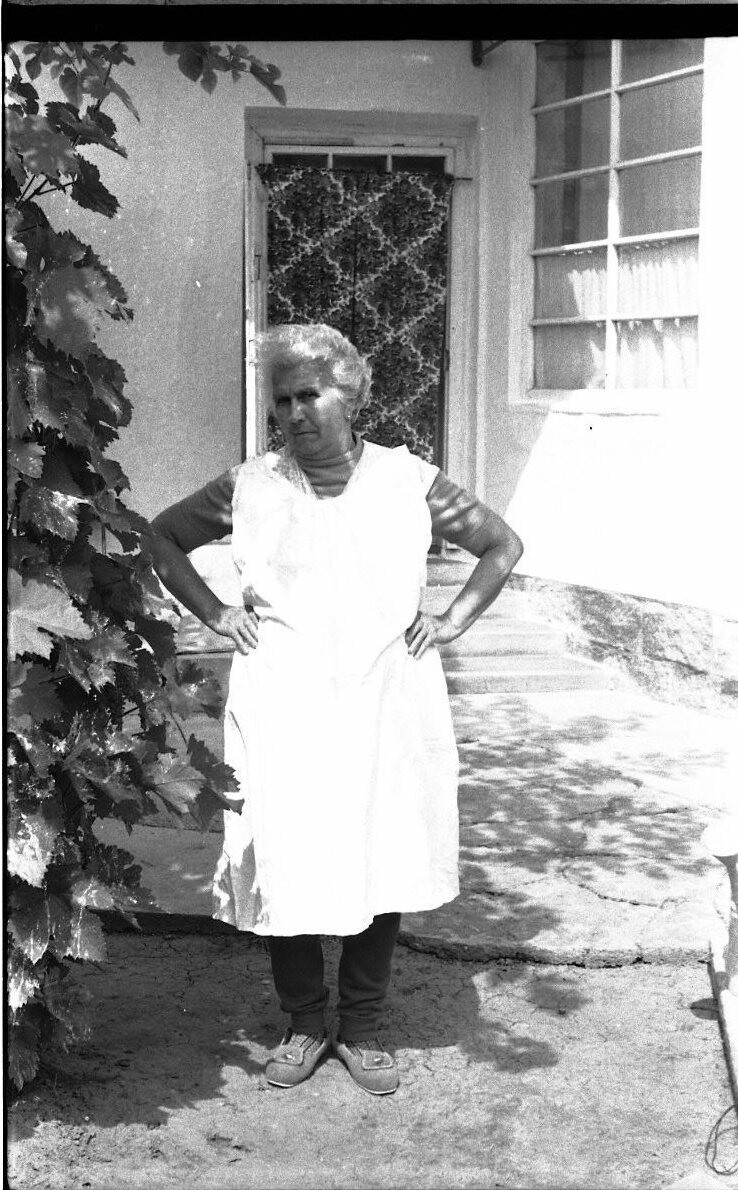 Vállas női ing. 1930 körül Tiszaroffon (MTA BTK Néprajztudományi Intézet CC BY-NC-SA)