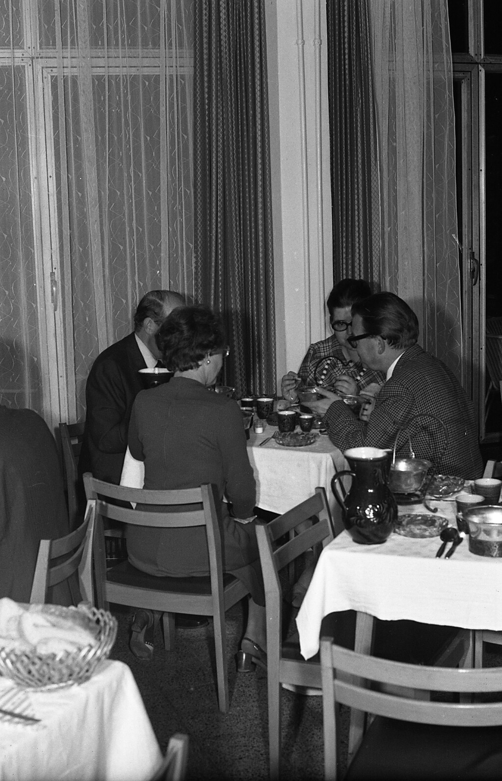 E. N. A. 5 Vacsora. Numan A; Hofer Tamás; Hörander-Klenk A. (MTA BTK NTI CC BY-NC-SA)