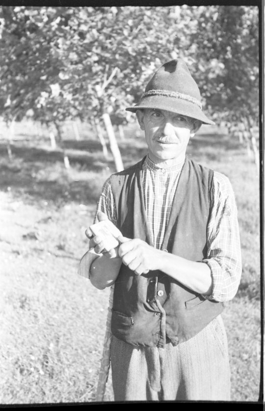 Breglovics Kálmán juhász, fafaragó pásztor (MTA BTK Néprajztudományi Intézet CC BY-NC-SA)