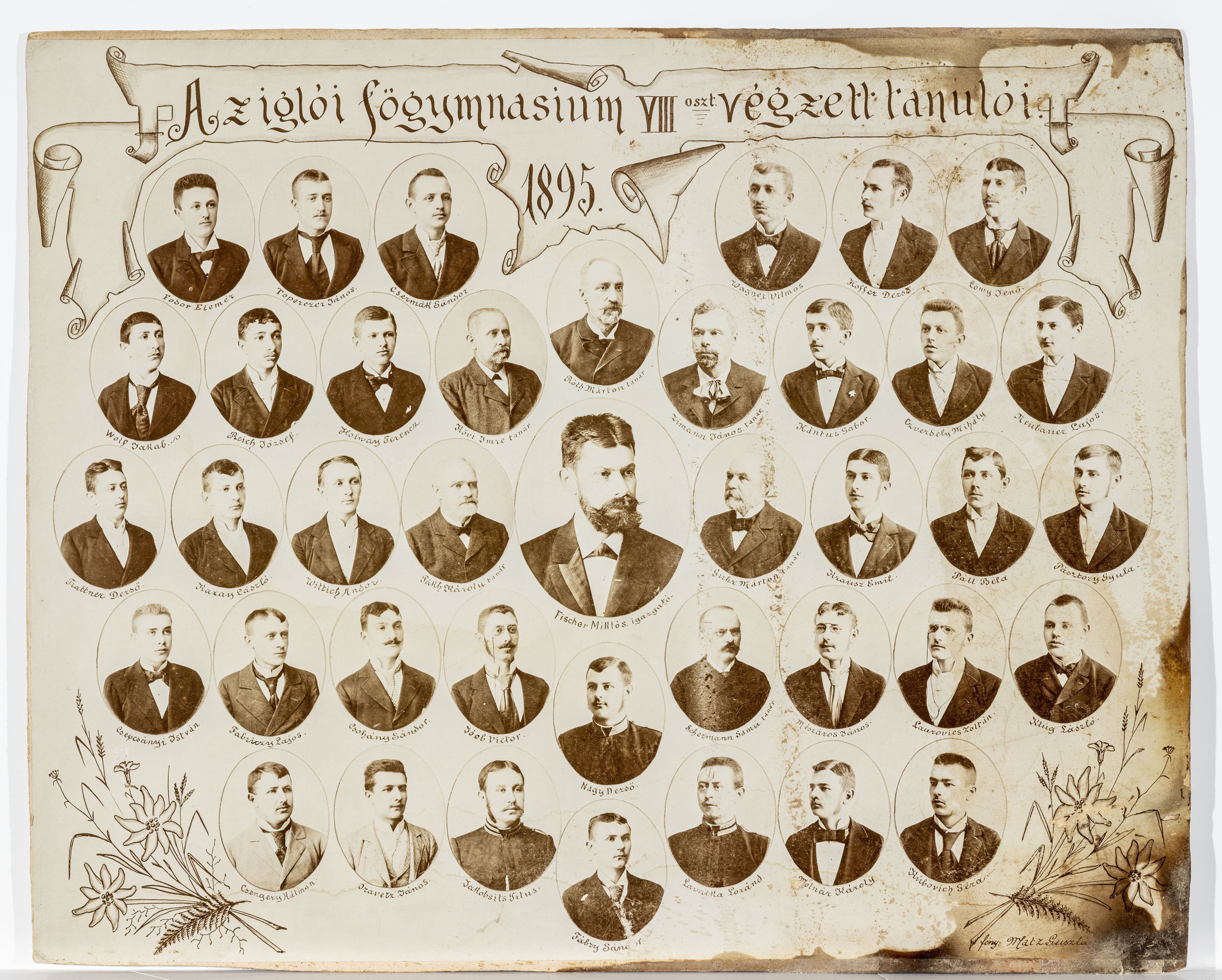 Az iglói főgimnázium 1895-ben végzett tanulói (Evangélikus Országos Múzeum CC BY-NC-SA)