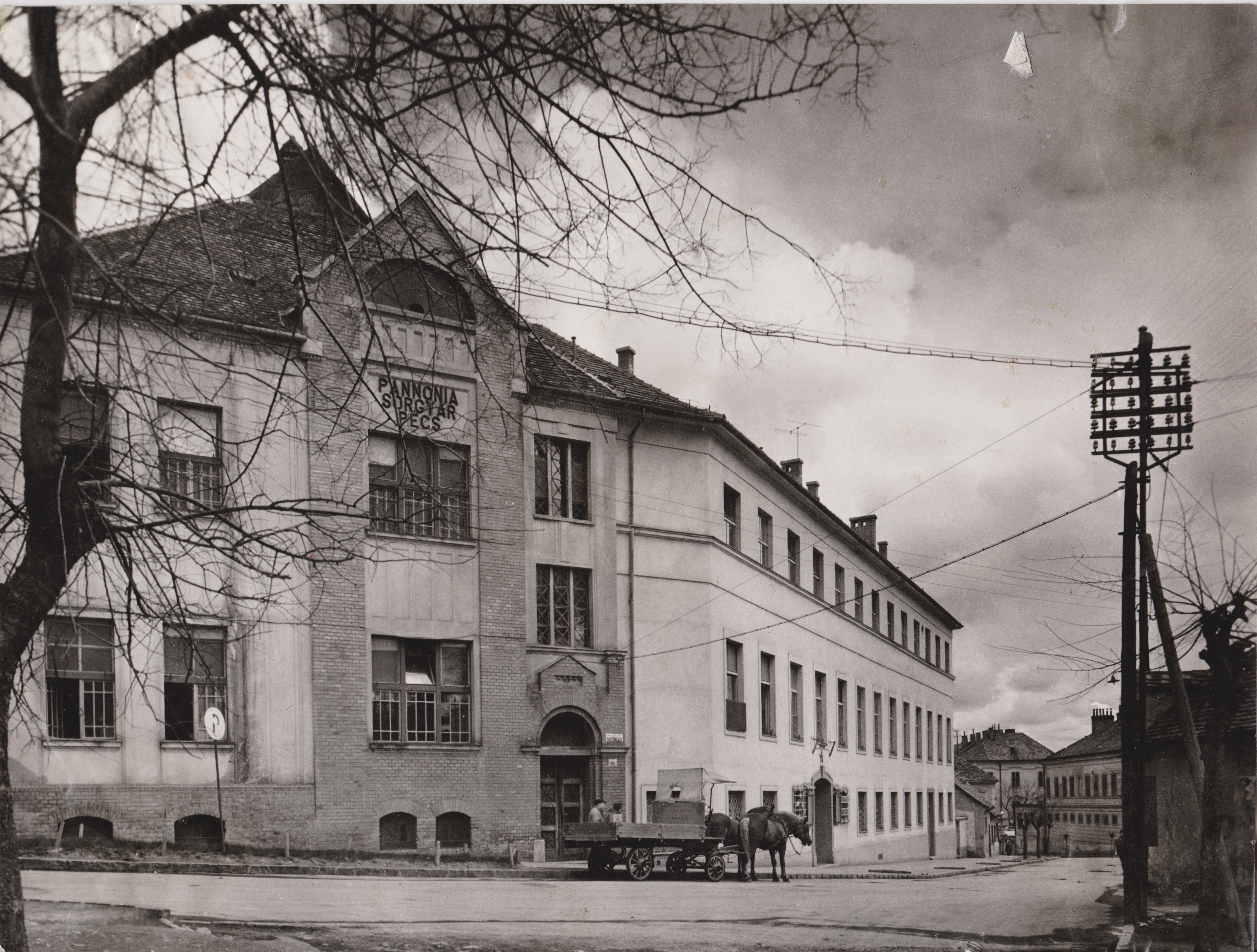 Pécsi Sörgyár - Főzőház kifolyói, csapja (Dreher Sörgyárak - Dreher Sörmúzeum CC BY-NC-SA)