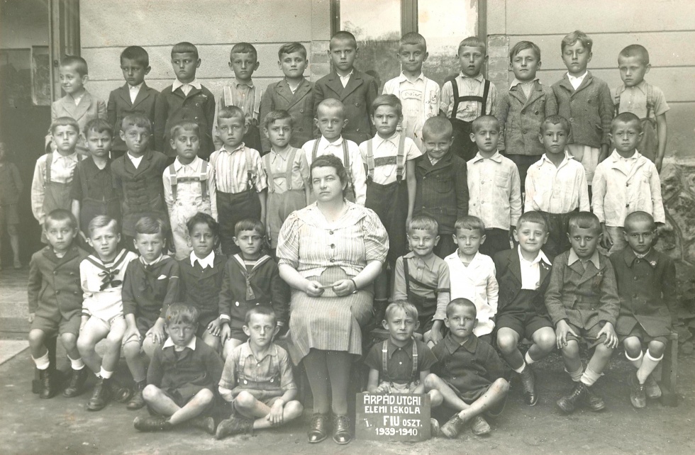 Az Árpád utcai iskola I. fiú osztályának tablóképe (1940) (Promontor - Budafoki Polgárok Gyűjteménye CC BY-NC-SA)