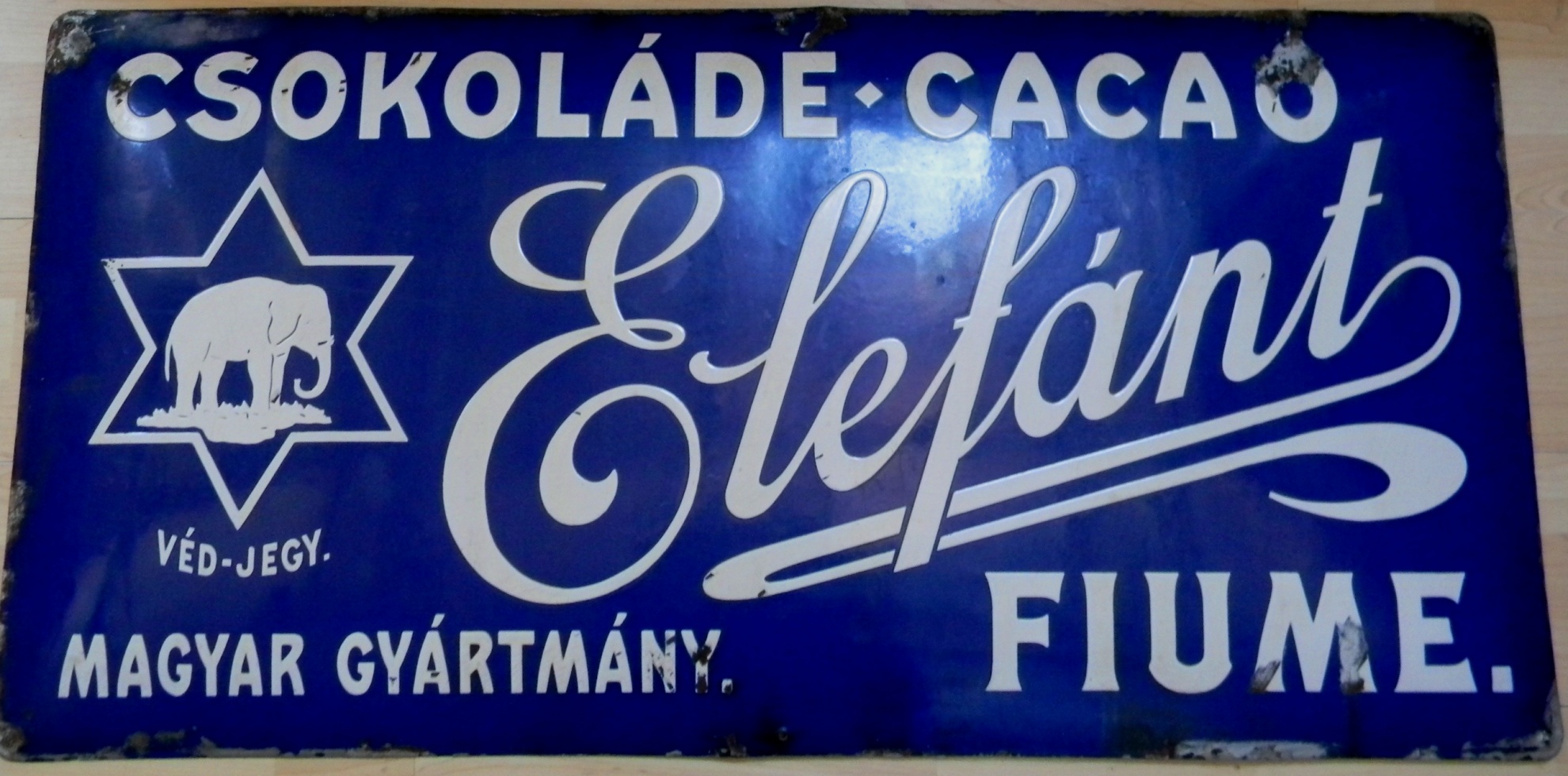 Elefánt csokoládé kakaó reklámtábla (Magyar Kereskedelmi és Vendéglátóipari Múzeum CC BY-NC-SA)