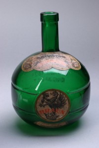 Braun Salvator likőrösüveg