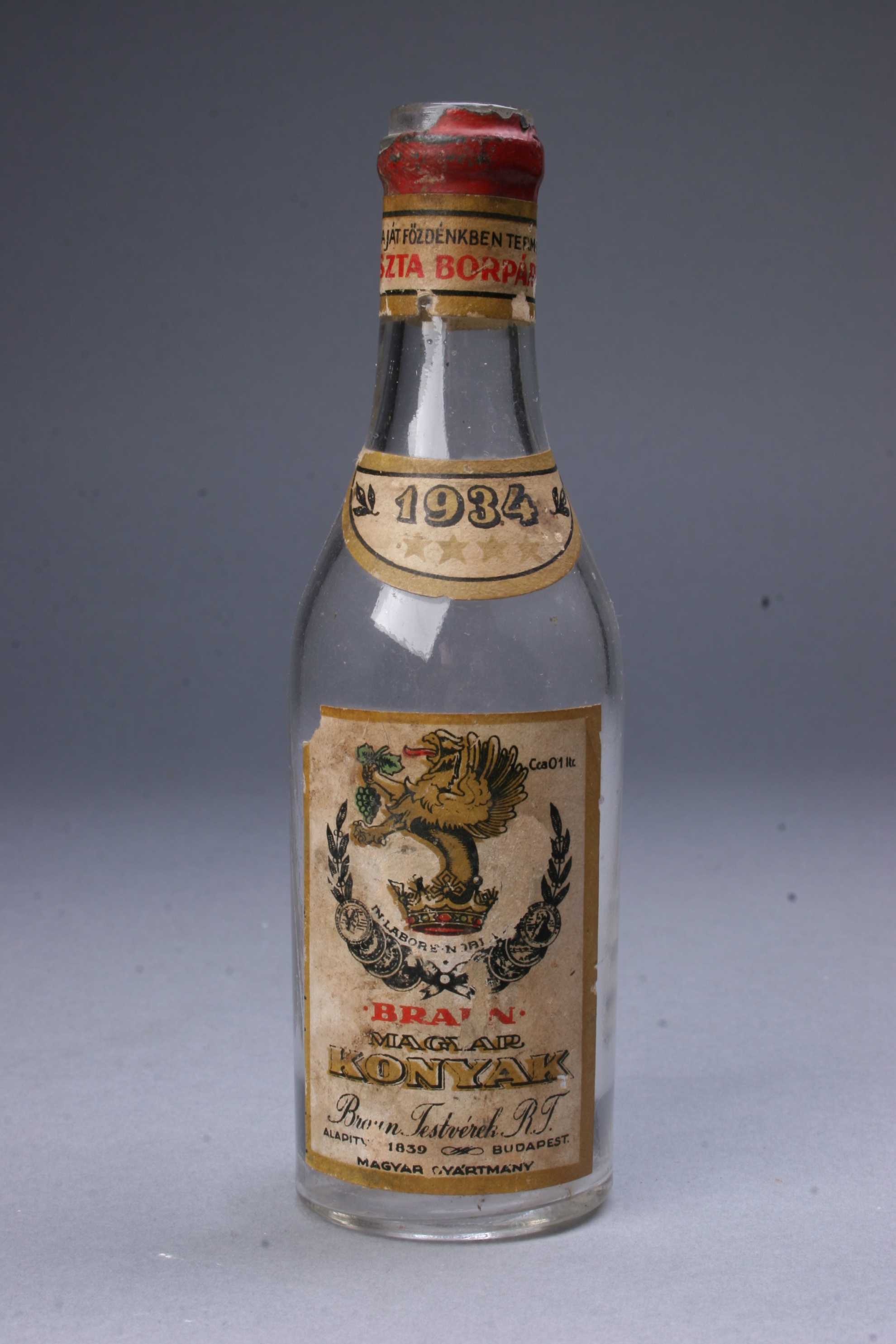 Konyakos üveg, Braun Magyar Konyak (Magyar Kereskedelmi és Vendéglátóipari Múzeum CC BY-NC-SA)