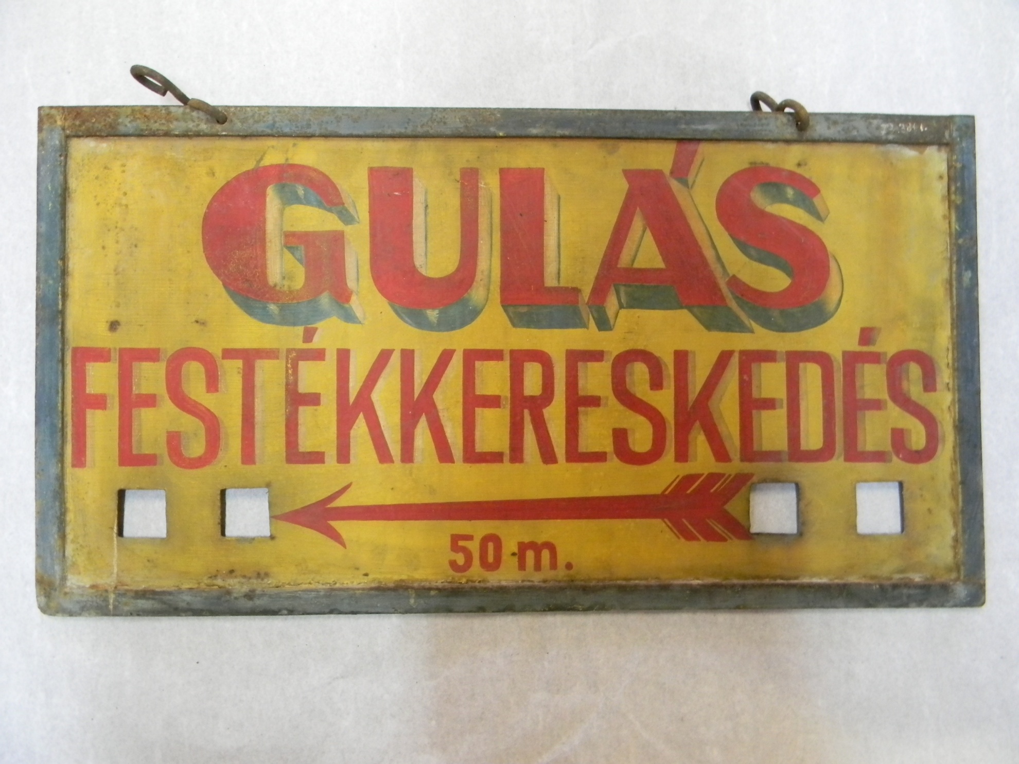 Cégtábla, reklámtábla Gulás festékkereskedés (Magyar Kereskedelmi és Vendéglátóipari Múzeum CC BY-NC-SA)