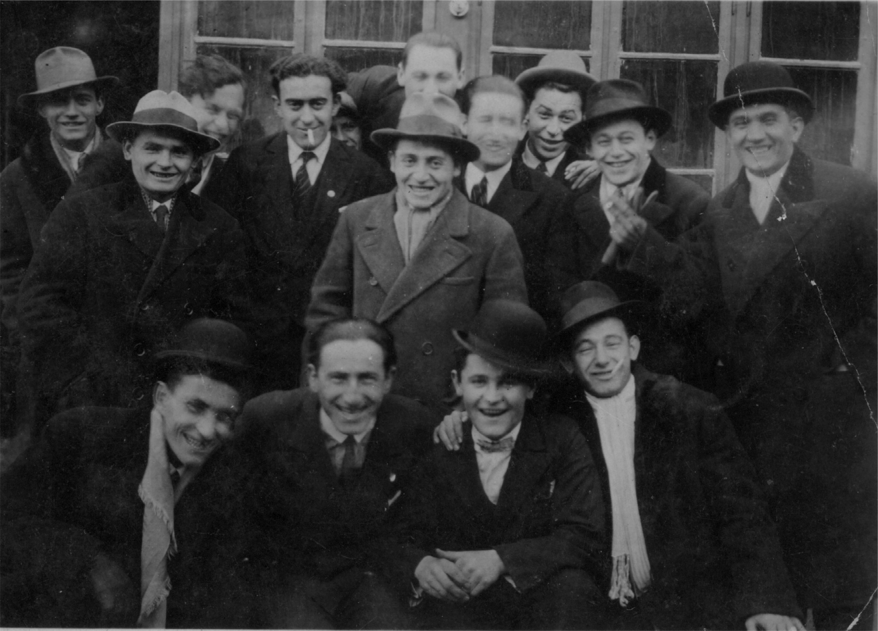 A NIK és NISE Szilveszter-est egyik férficsoportja 1935 (Cziffra György Nagytétényi Kulturális Központ - Helytörténeti Gyűjtemény CC BY-NC-SA)