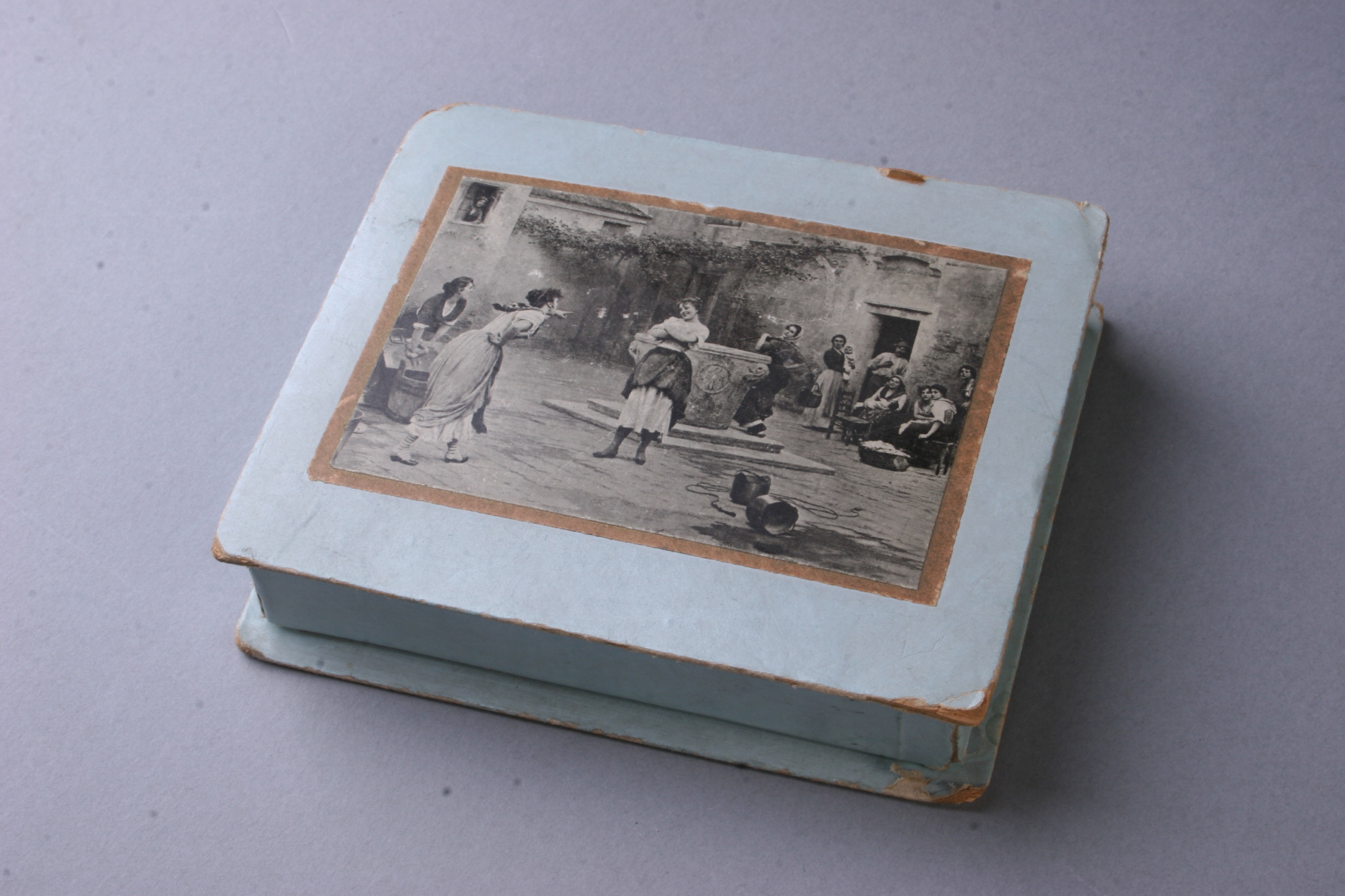 bonbonos doboz (Magyar Kereskedelmi és Vendéglátóipari Múzeum CC BY-NC-SA)