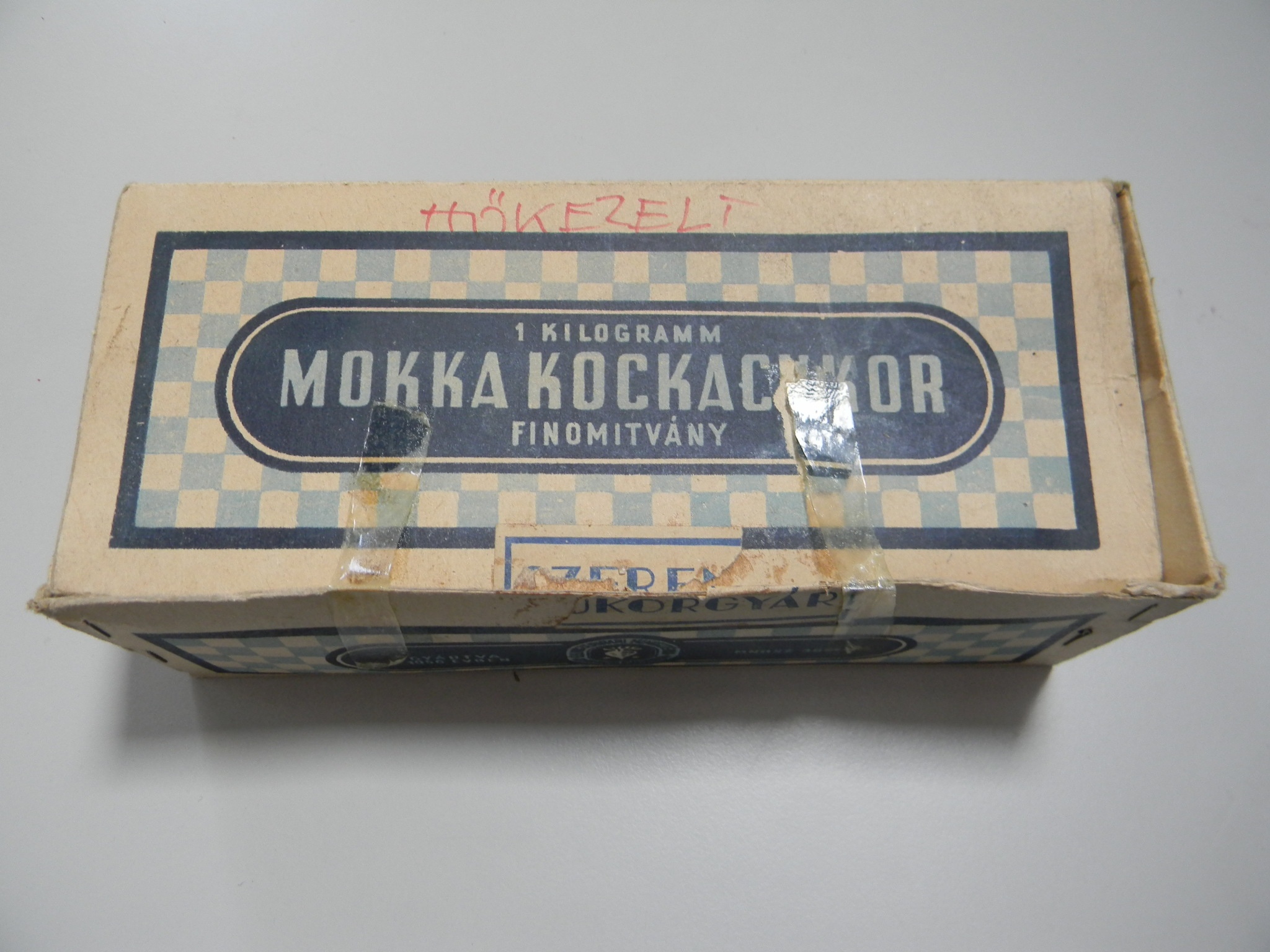 Kockacukros doboz (Magyar Kereskedelmi és Vendéglátóipari Múzeum CC BY-NC-SA)