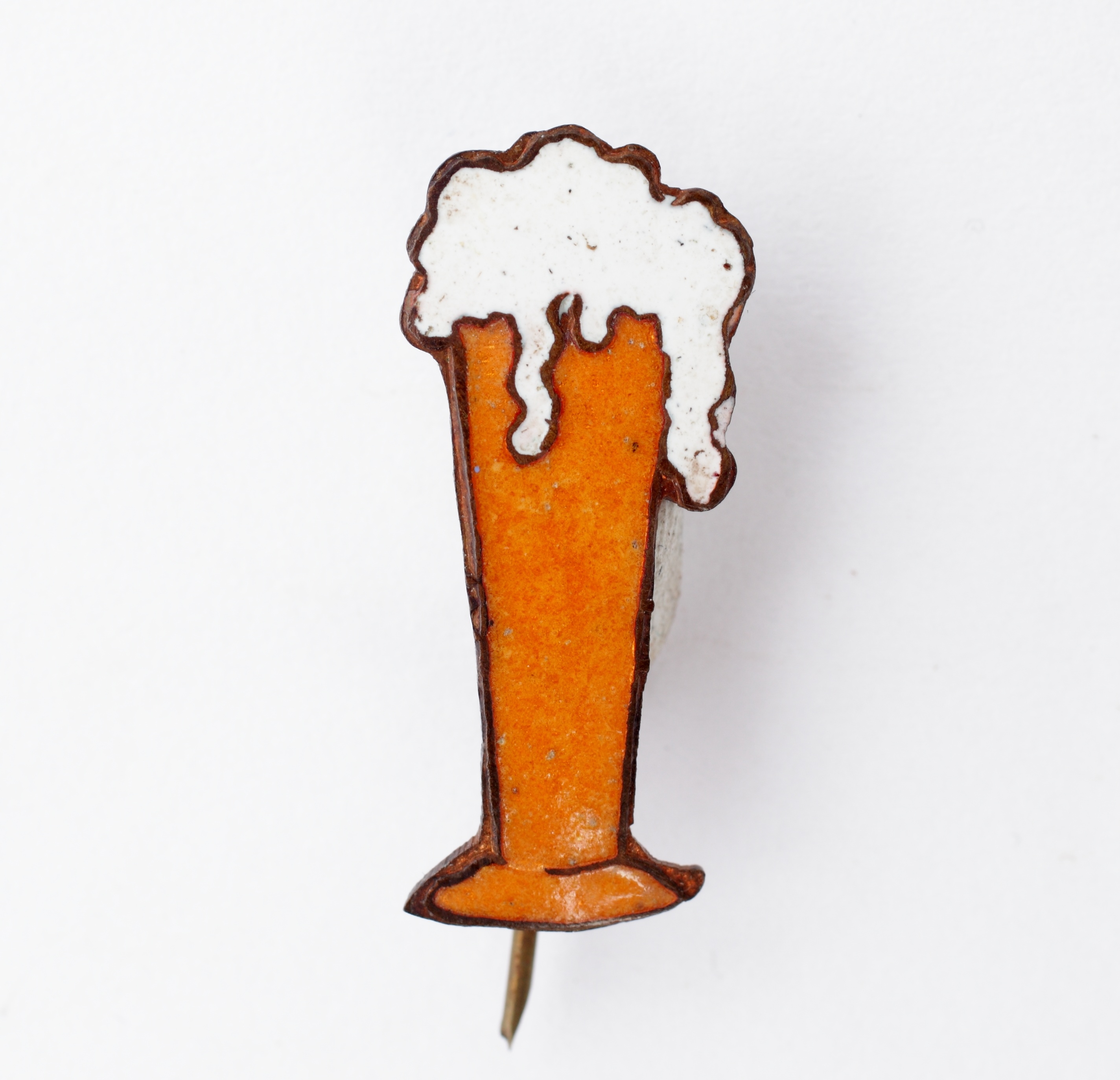 Habzó söröspohár alakú jelvény (Magyar Kereskedelmi és Vendéglátóipari Múzeum CC BY-NC-SA)