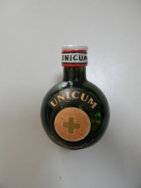 Unicum likőrös üveg