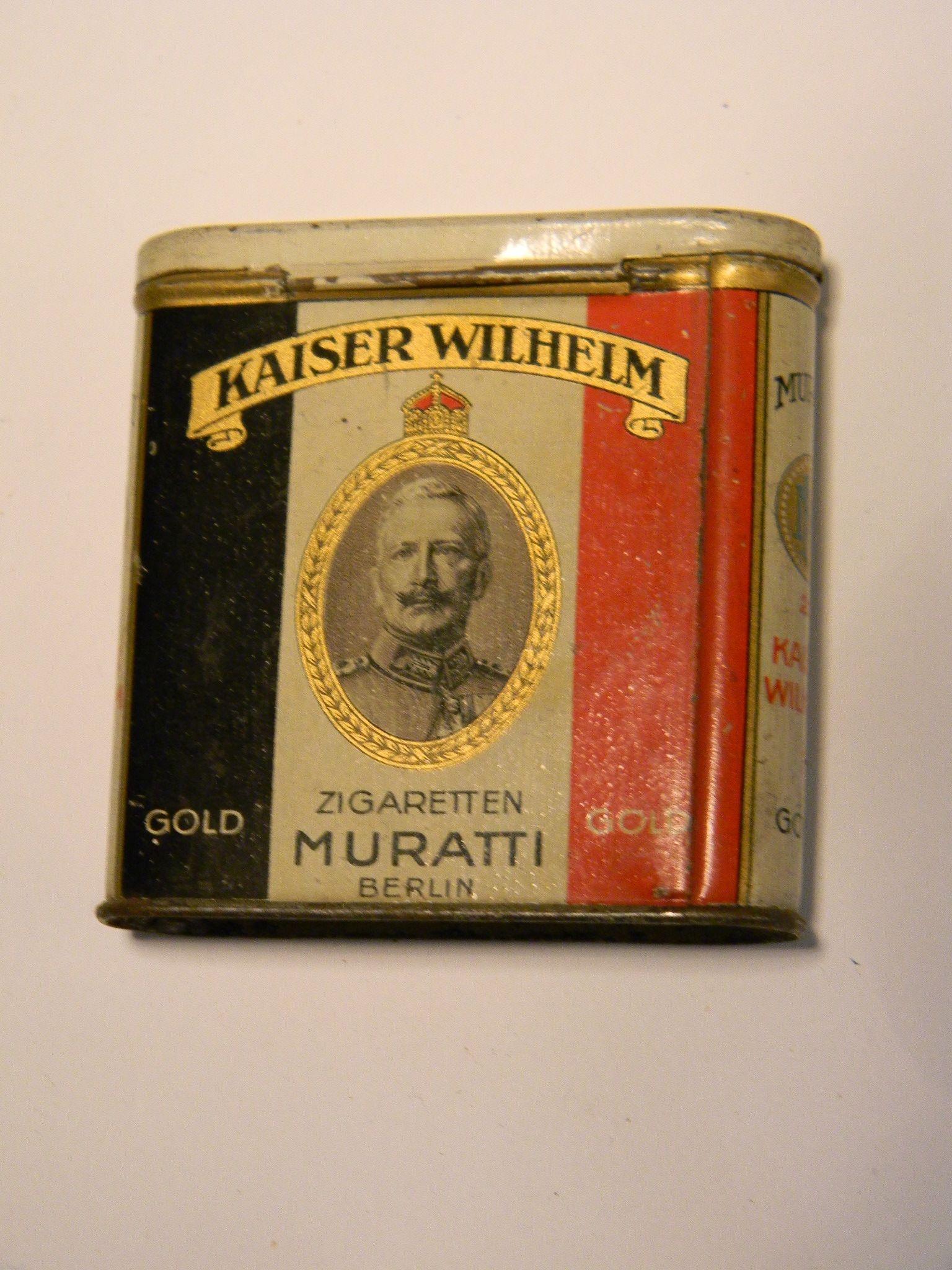 Kaiser Wilhelm (Vilmos császár) cigarettásdoboz (Magyar Kereskedelmi és Vendéglátóipari Múzeum CC BY-NC-SA)