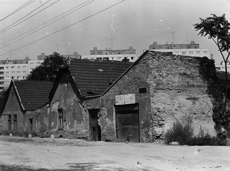 Szanálásra ítált romos épületekről készített felvétel. (Óbudai Múzeum CC BY-NC-SA)