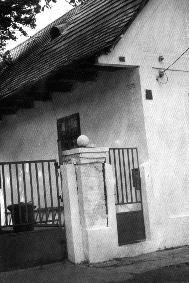 Békásmegyeri lakóház utcafronti felvétele (Óbudai Múzeum CC BY-NC-SA)