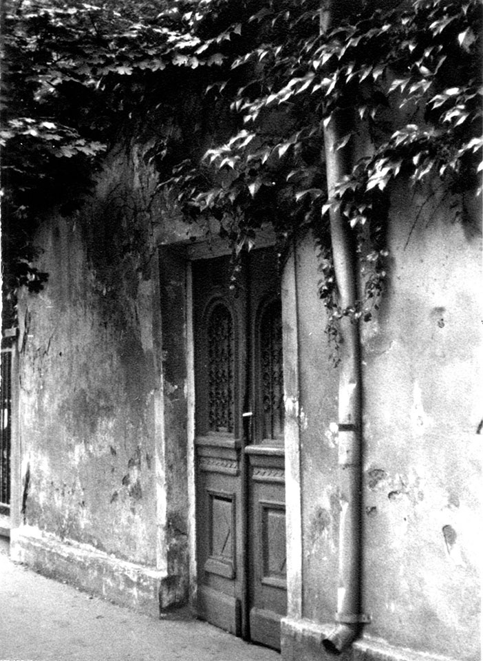 Lakóház utcafronti bejárata (Óbudai Múzeum CC BY-NC-SA)