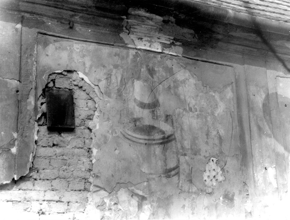 Épület málló homlokzatáról készített felvétel (Óbudai Múzeum CC BY-NC-SA)