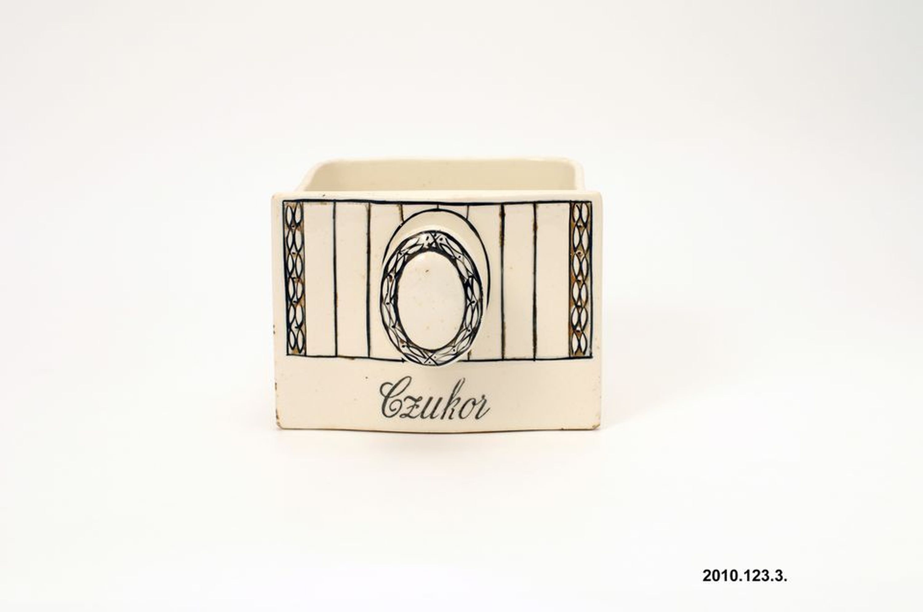 Kerámia fűszertartó fiók "Czukor" felirattal (Óbudai Múzeum CC BY-NC-SA)
