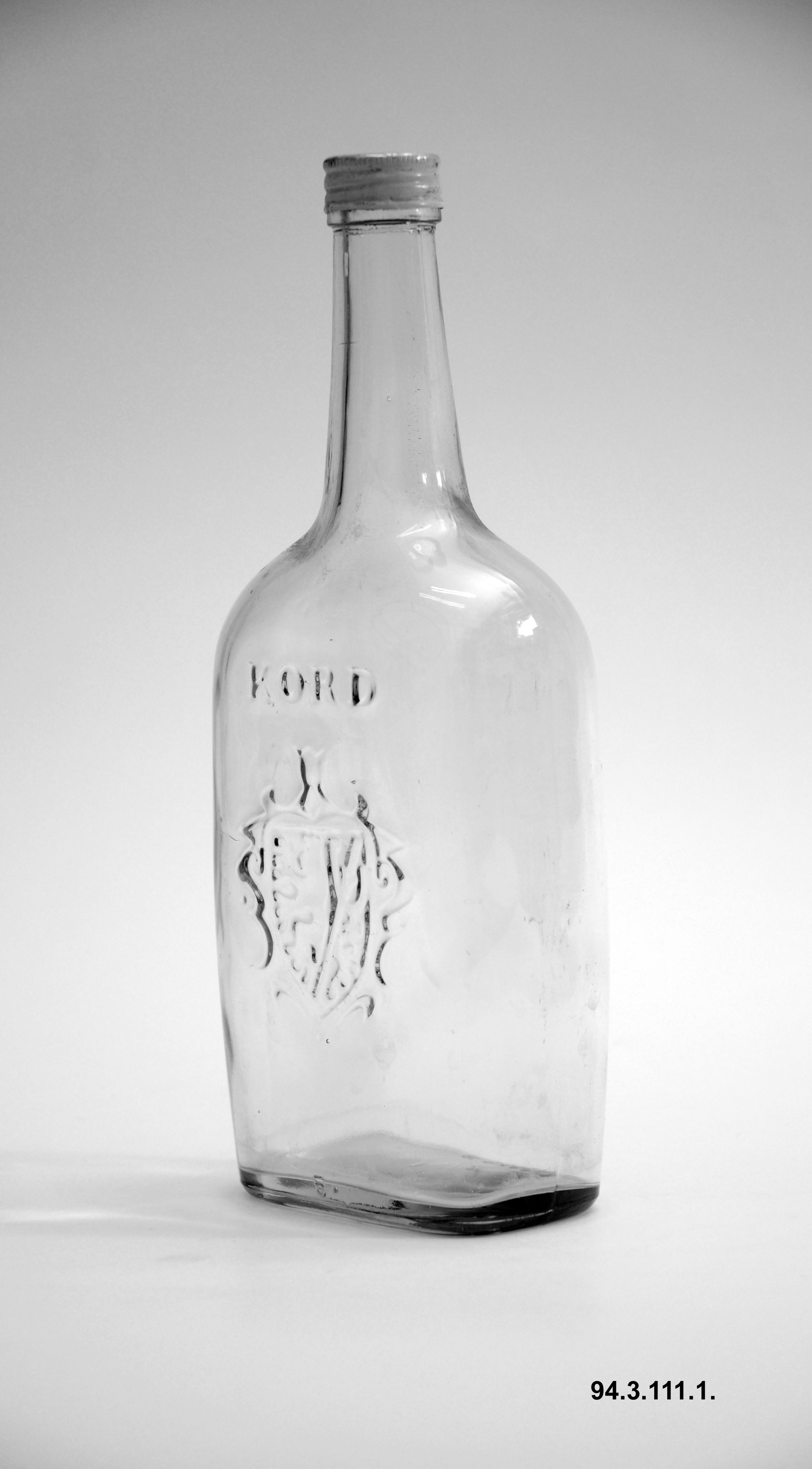 Likőrösüveg, KORD (Óbudai Múzeum CC BY-NC-SA)