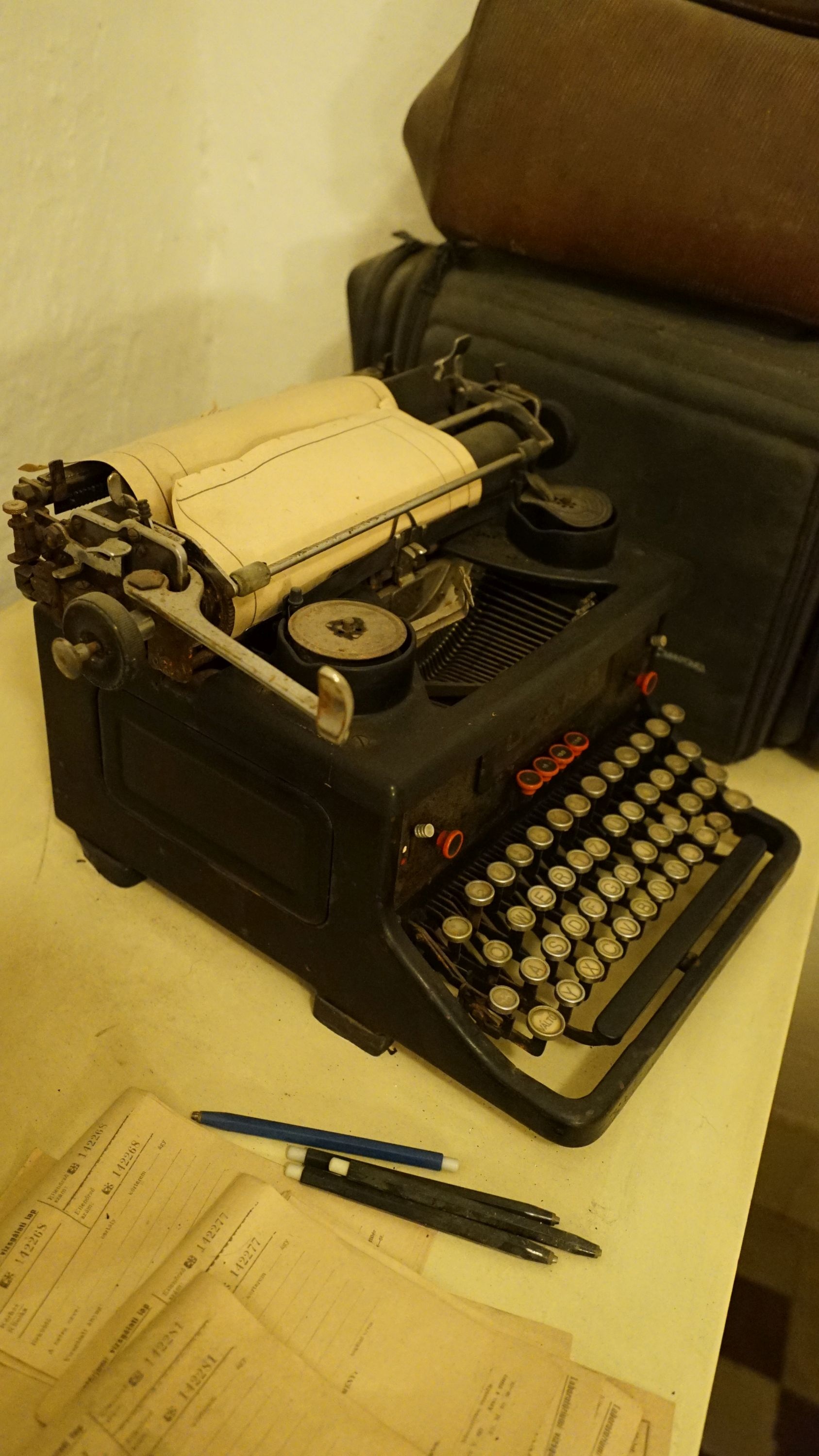 Uránia írógép (Sziklakórház Atombunker Múzeum CC BY-NC-SA)