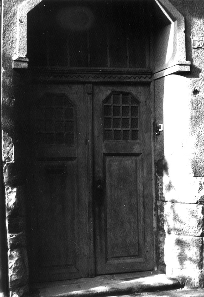 Lakóépület bejárati kapuzatáról készített felvétel (Óbudai Múzeum CC BY-NC-SA)