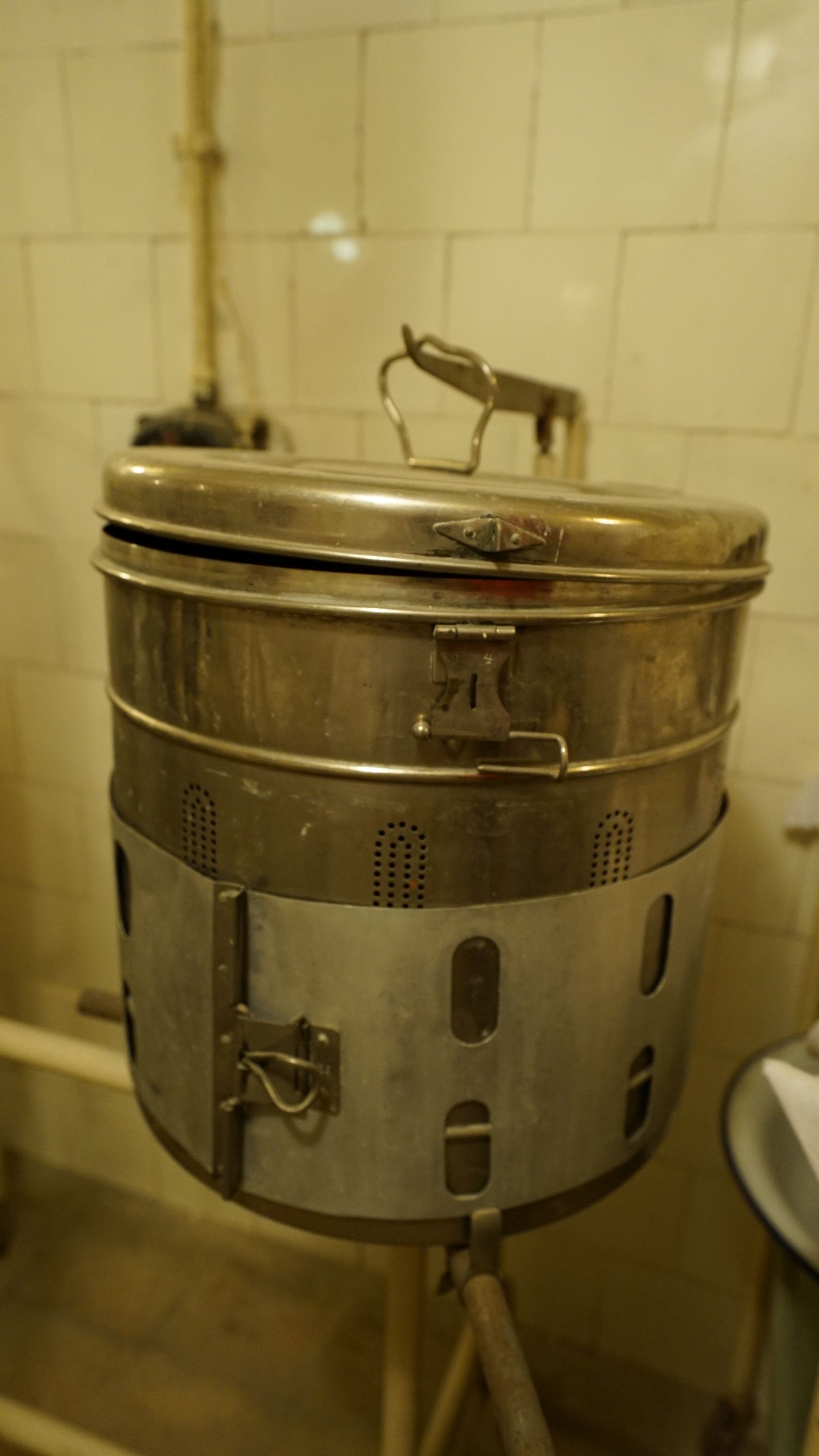 Steril dobozok (Sziklakórház Atombunker Múzeum CC BY-NC-SA)