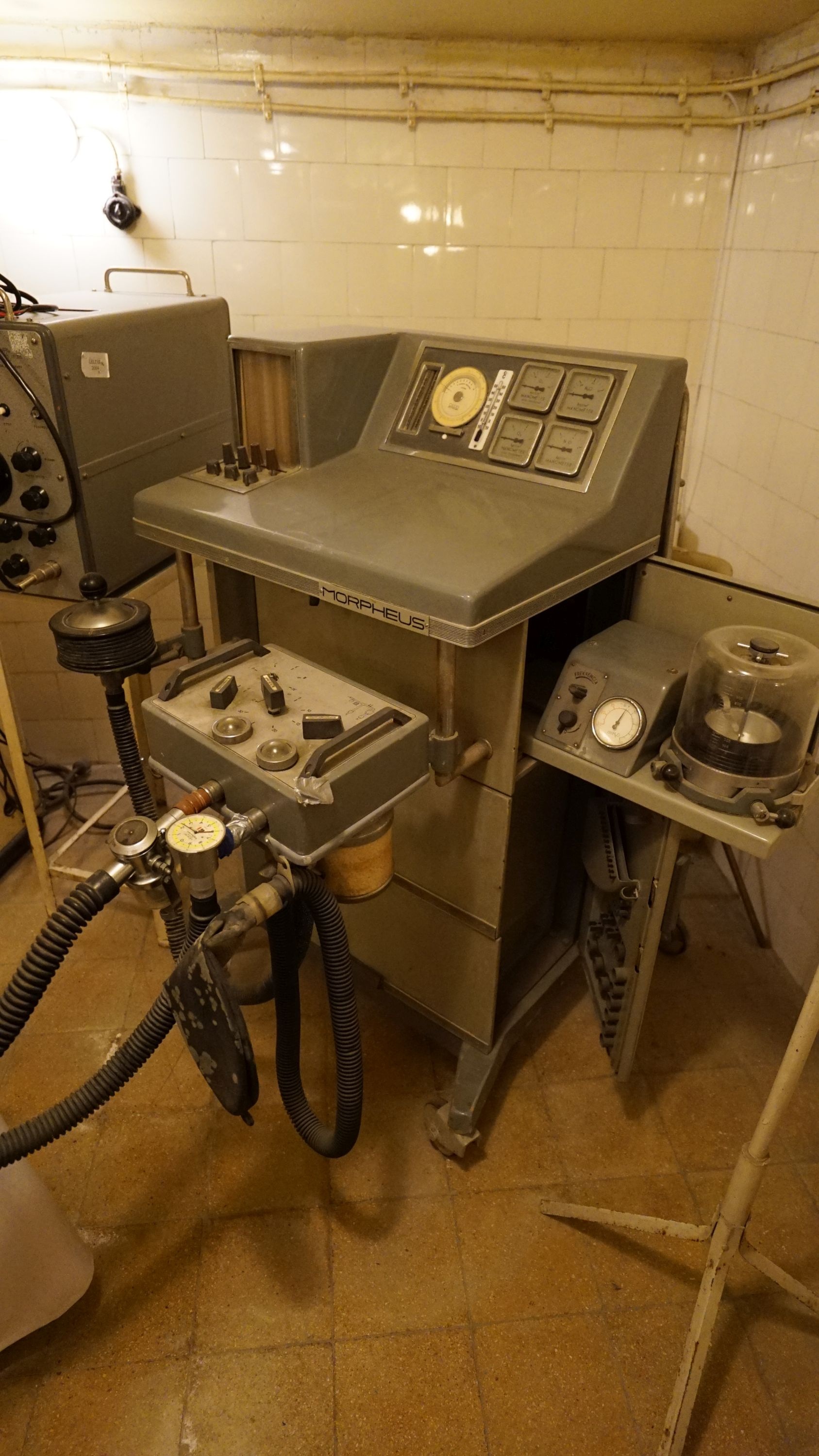 Altatógép (Sziklakórház Atombunker Múzeum CC BY-NC-SA)