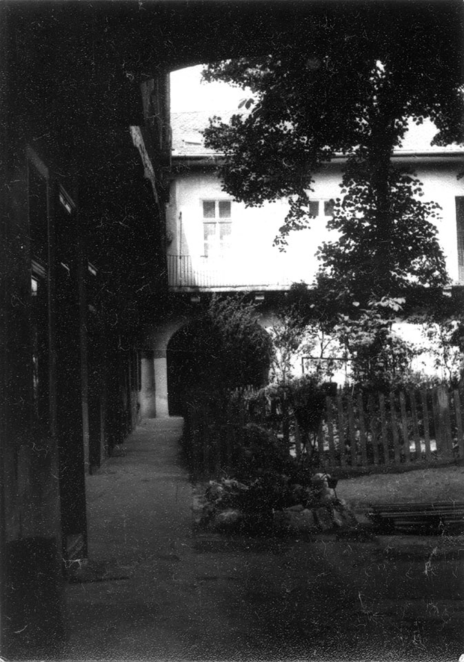 Lakóház belső kertjéről készített felvétel (Óbudai Múzeum CC BY-NC-SA)