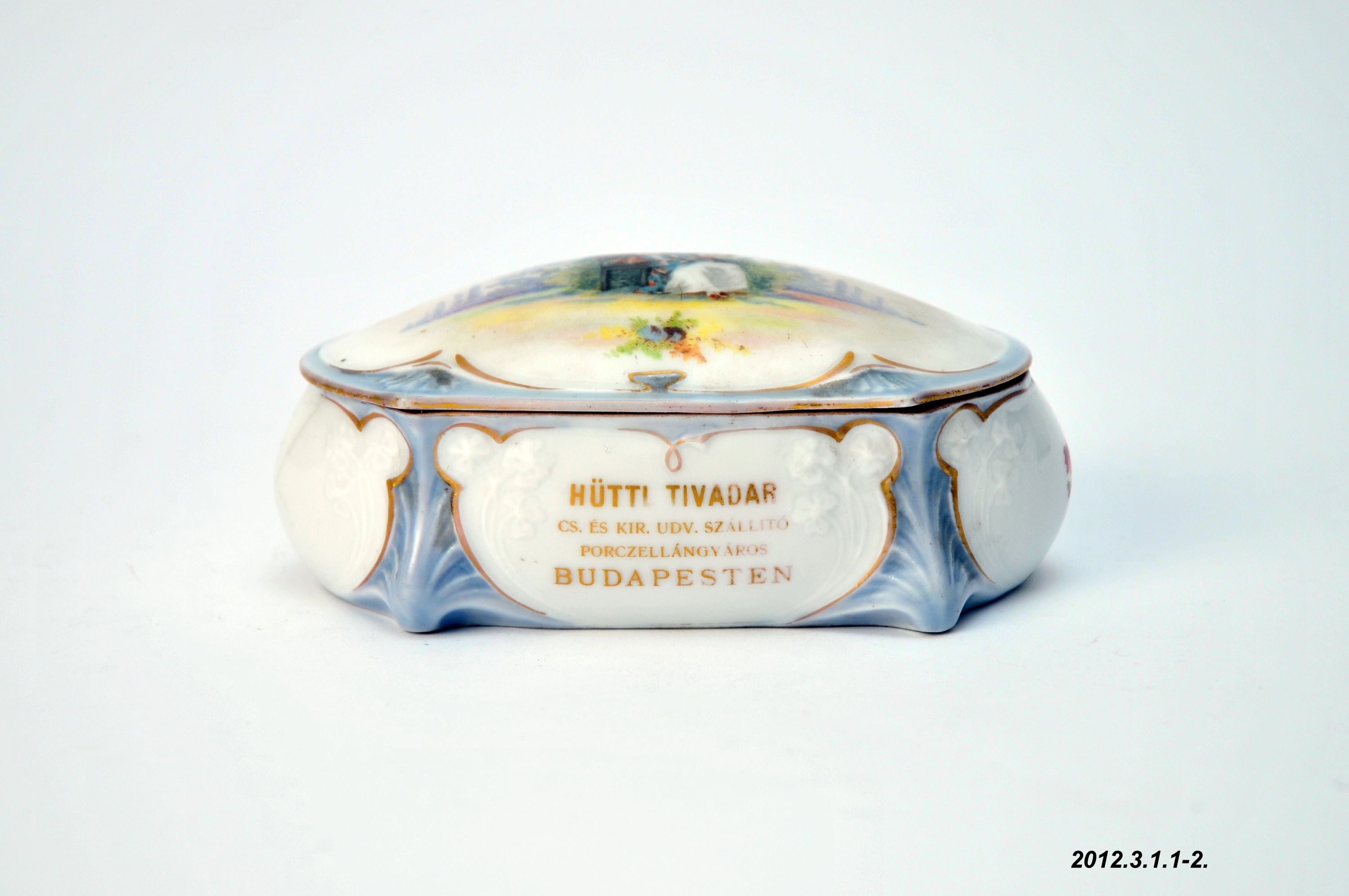 Porcelán bonbonier, Hüttl porcelán (Óbudai Múzeum CC BY-NC-SA)