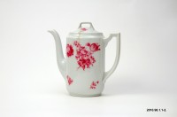 Porcelán teáskanna fedéllel, rózsás mintával, a Hüttl Porcelángyár terméke