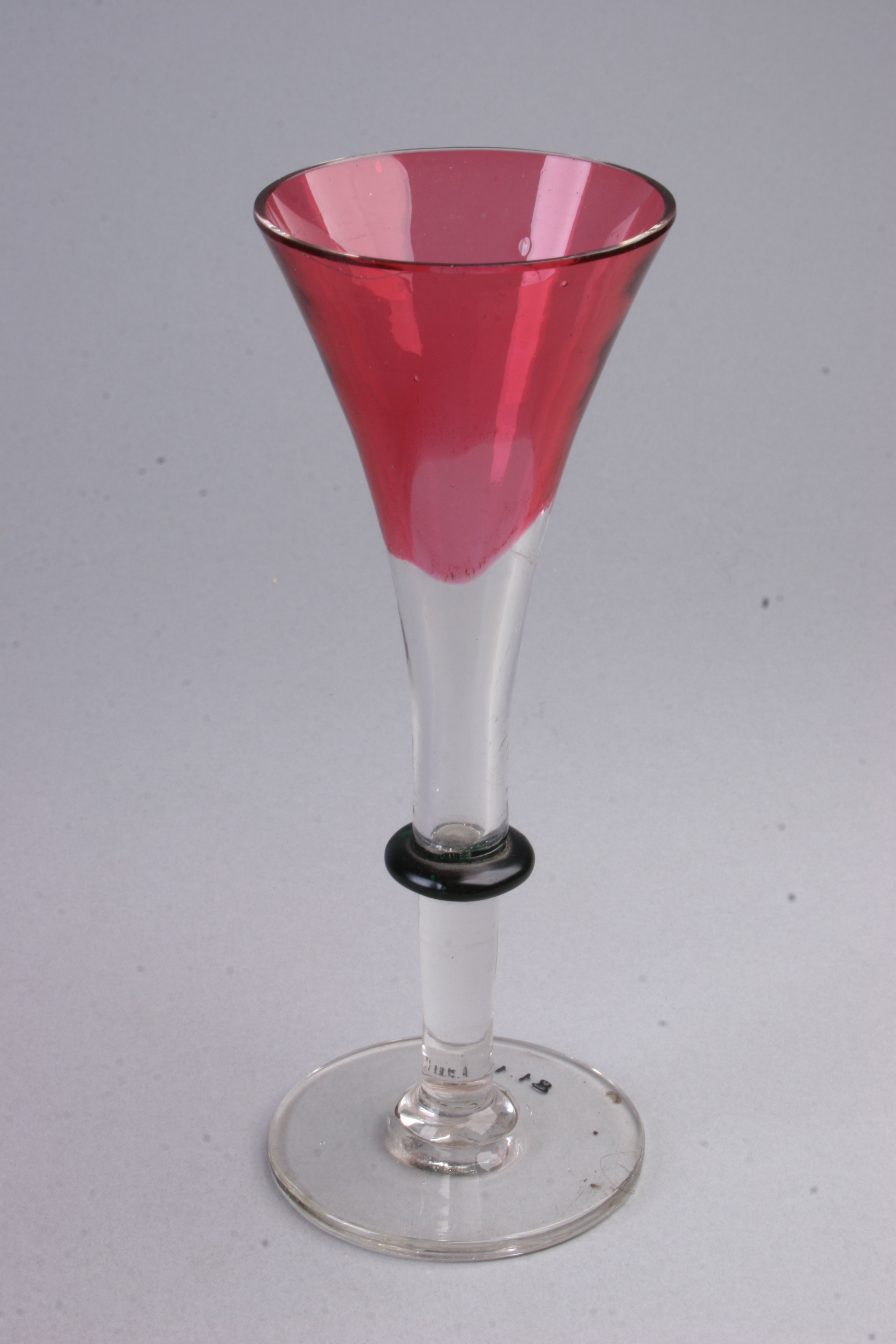 Pezsgős pohár (Magyar Kereskedelmi és Vendéglátóipari Múzeum CC BY-NC-SA)